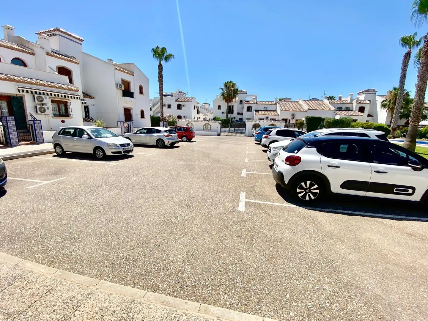 Aparcament de Casa o xalet en venda en Orihuela amb Terrassa, Piscina i Moblat