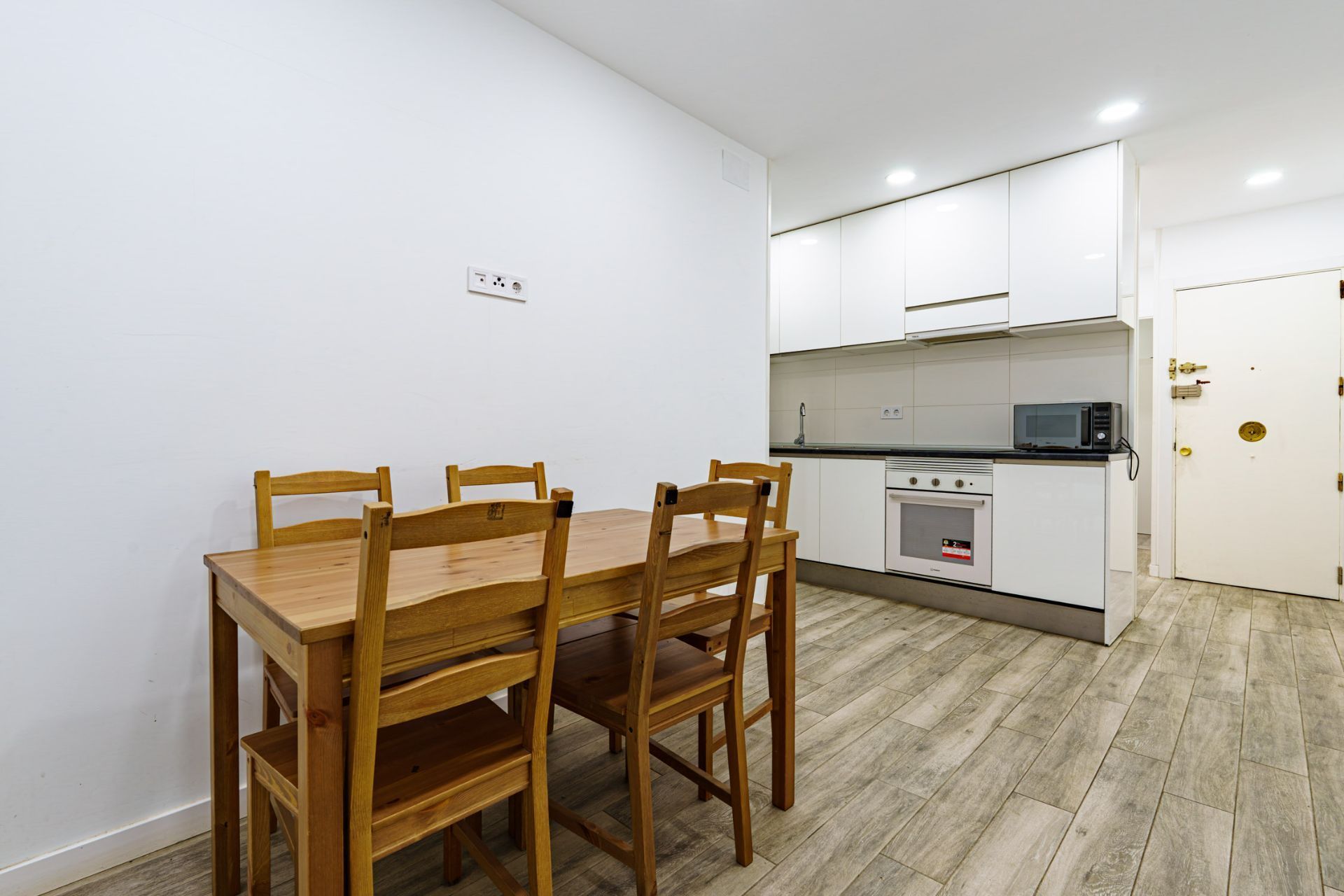 Kitchen of Flat for sale in  Madrid Capital  with Air Conditioner and Heating