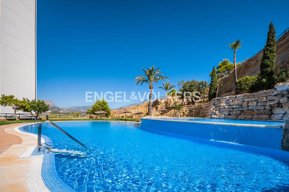 Swimming pool of Flat for sale in Benidorm  with Air Conditioner, Terrace and Storage room