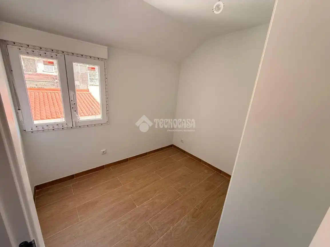 Habitación de Piso en venta en Madrid con Parquet y Balcón