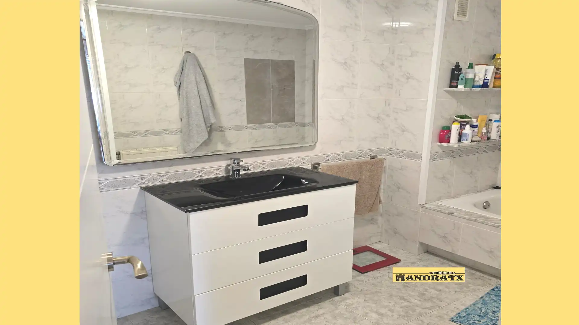Badezimmer von Wohnung zum Verkauf in Ferrol