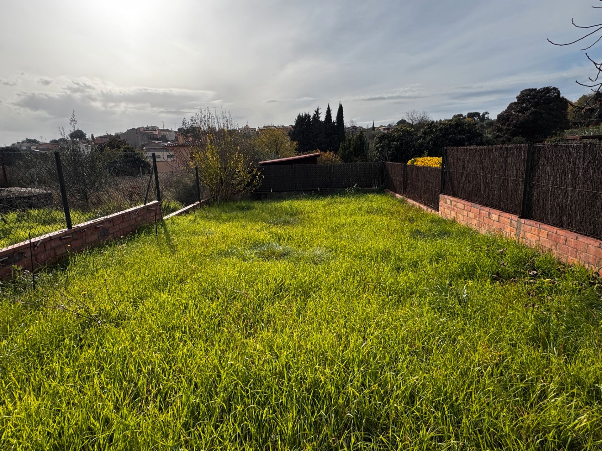 Casa adosada en venda en Lladó amb Aire condicionat i Jardí privat