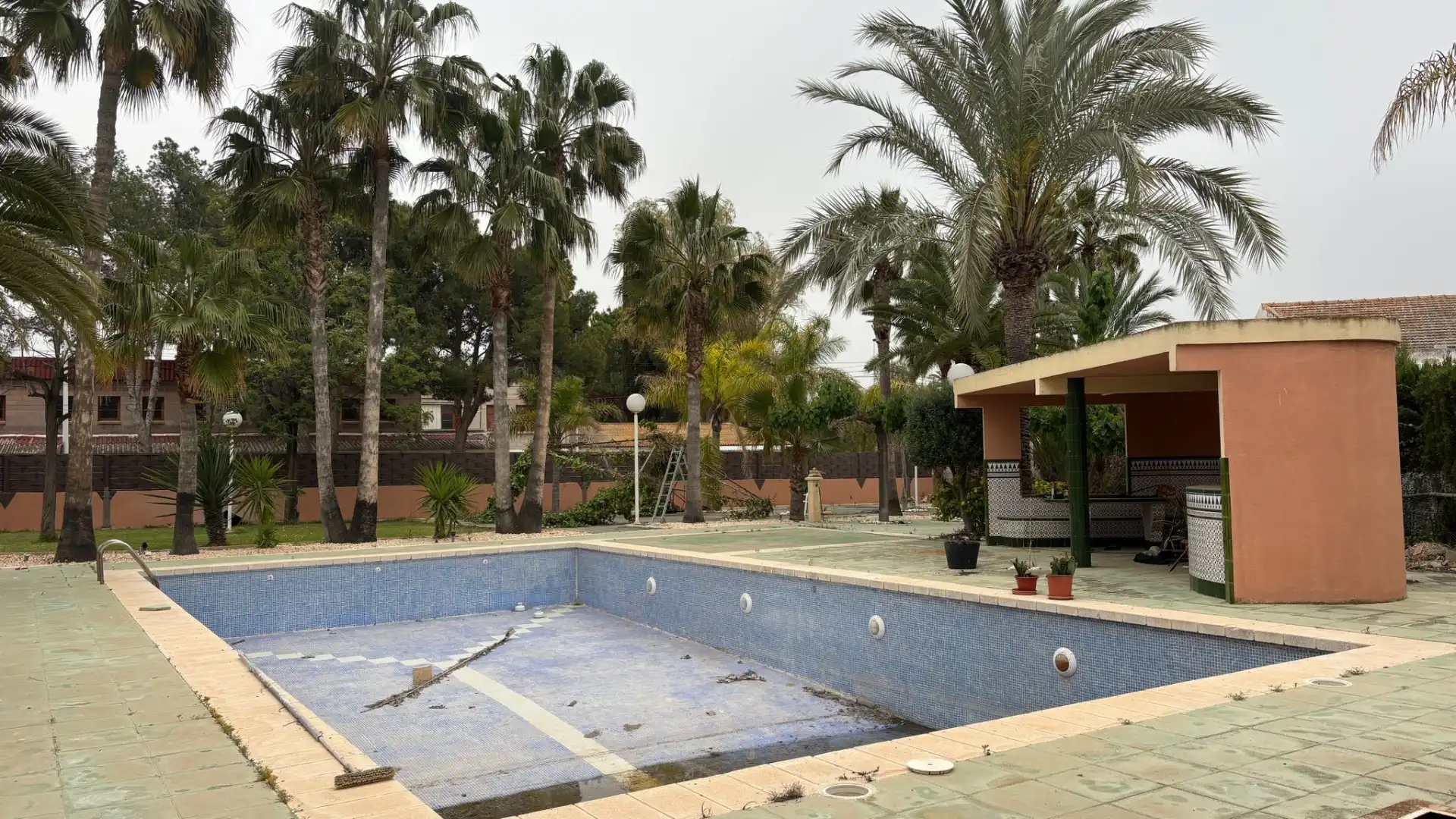 Piscina de Casa o xalet en venda en Elche / Elx amb Jardí privat, Terrassa i Piscina