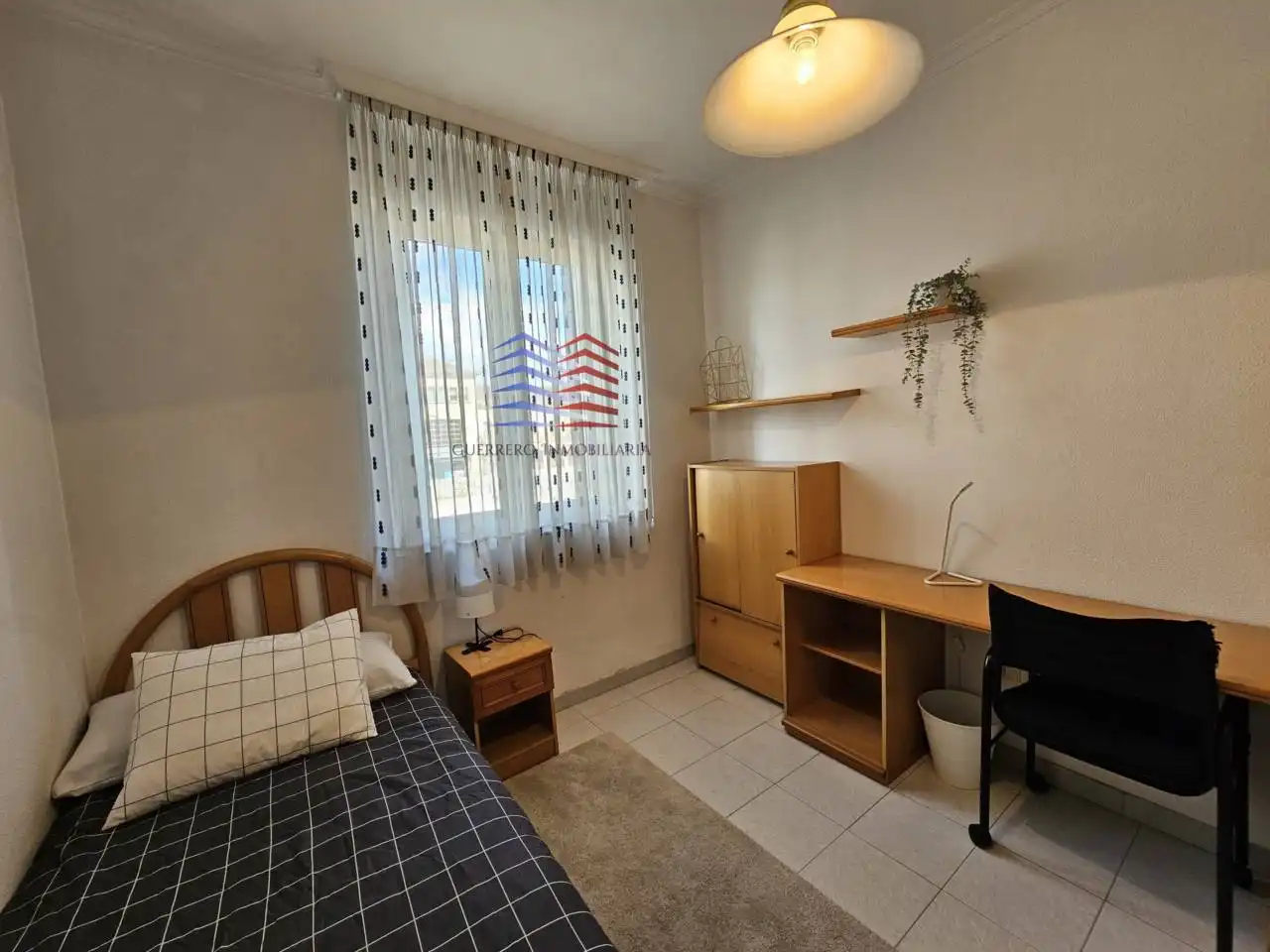 Habitación de Piso de alquiler en Ourense Capital  con Calefacción, Amueblado y Balcón