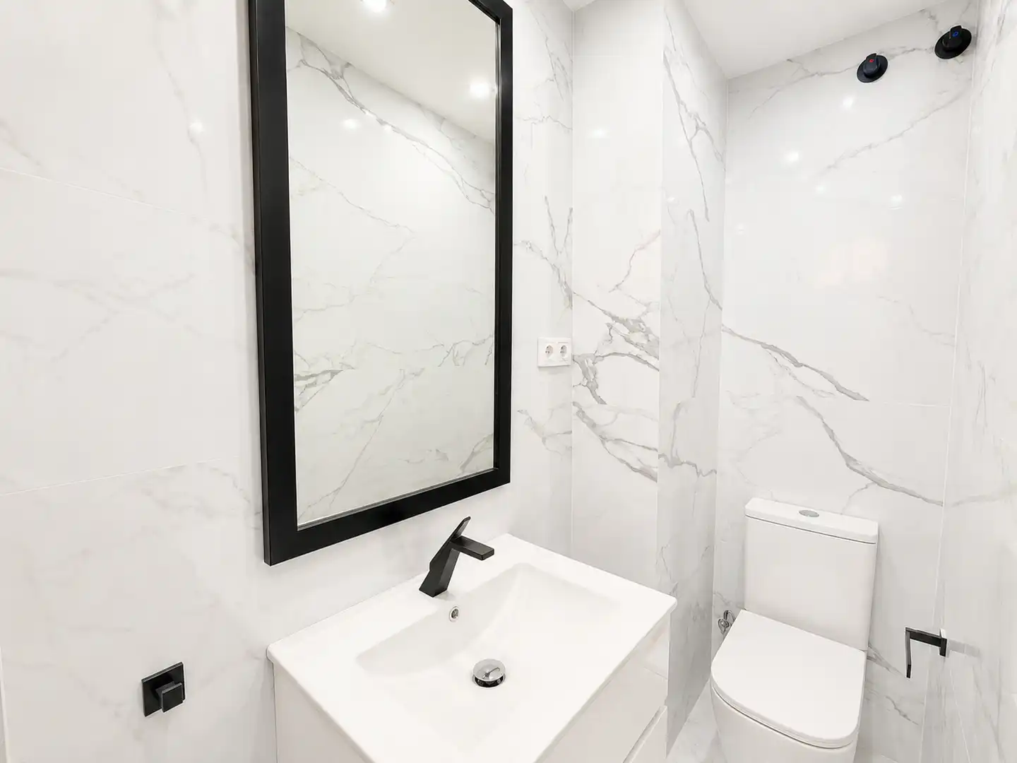 Baño de Estudio en venta en Benalmádena con Aire acondicionado y Terraza