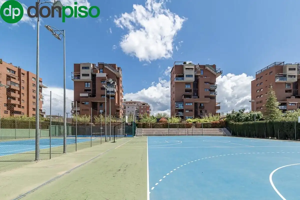 Exterior view of Flat for sale in Granada  with Air Conditioner, Terrace and Community pool
