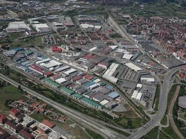 Nave industrial en alquiler en Almeda - El Corte Inglés