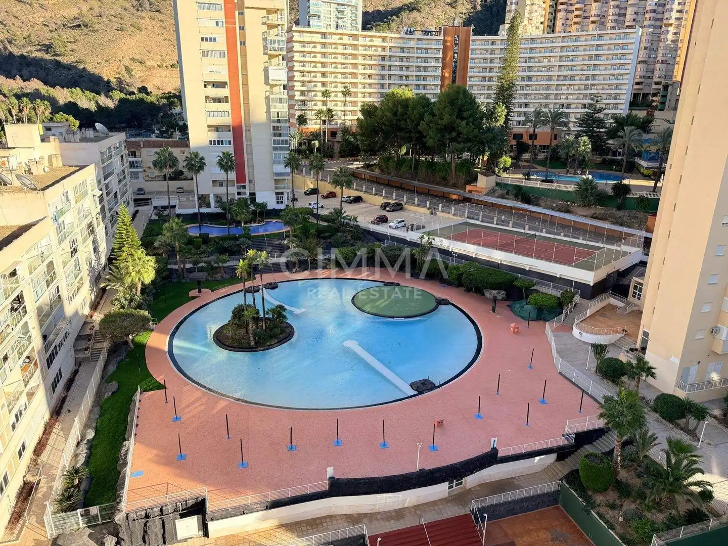 Piscina de Apartament en venda en Benidorm amb Aire condicionat, Jardí privat i Terrassa