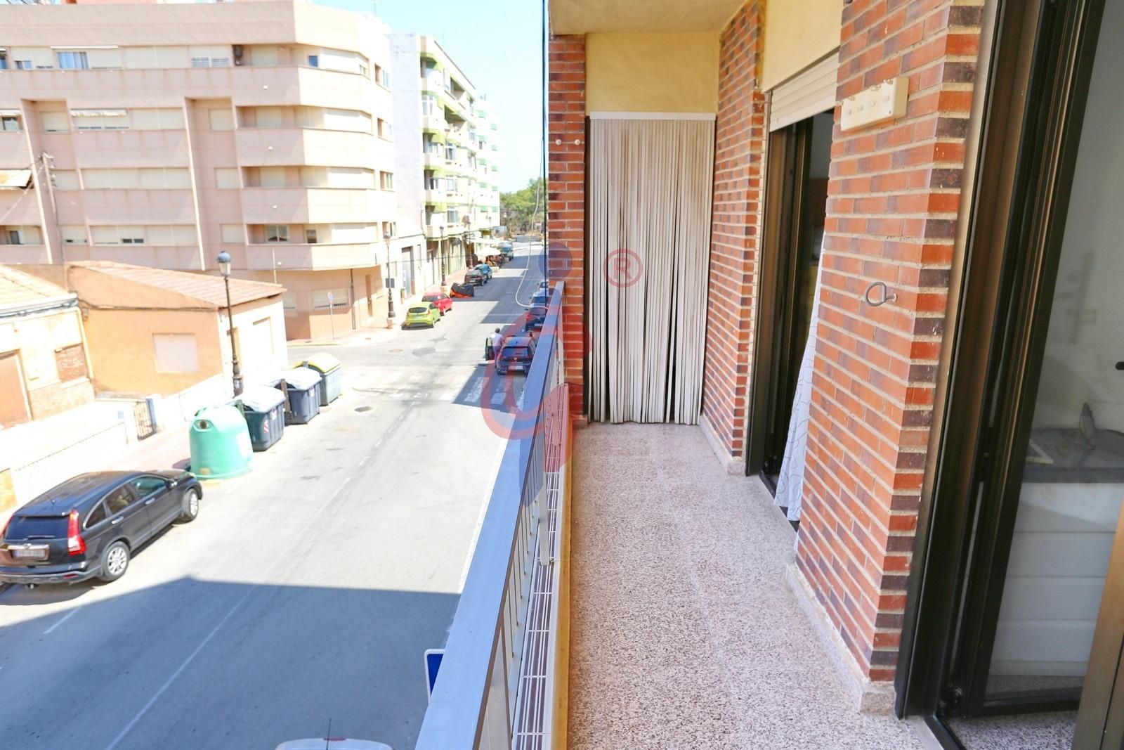 Vista exterior de Apartament en venda en Guardamar del Segura amb Calefacció, Terrassa i Balcó