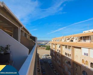 Vista exterior de Àtic en venda en Torrevieja amb Aire condicionat