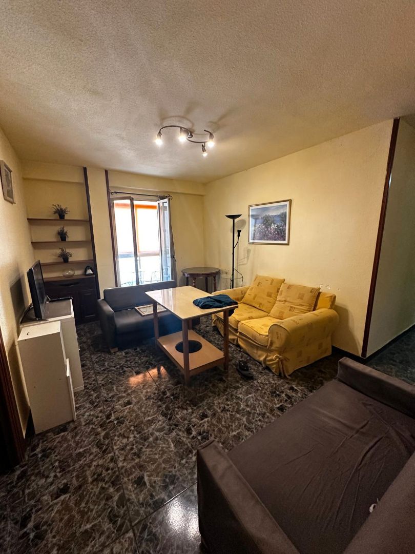 Sala d'estar de Pis de lloguer en  Jaén Capital amb Moblat i Balcó