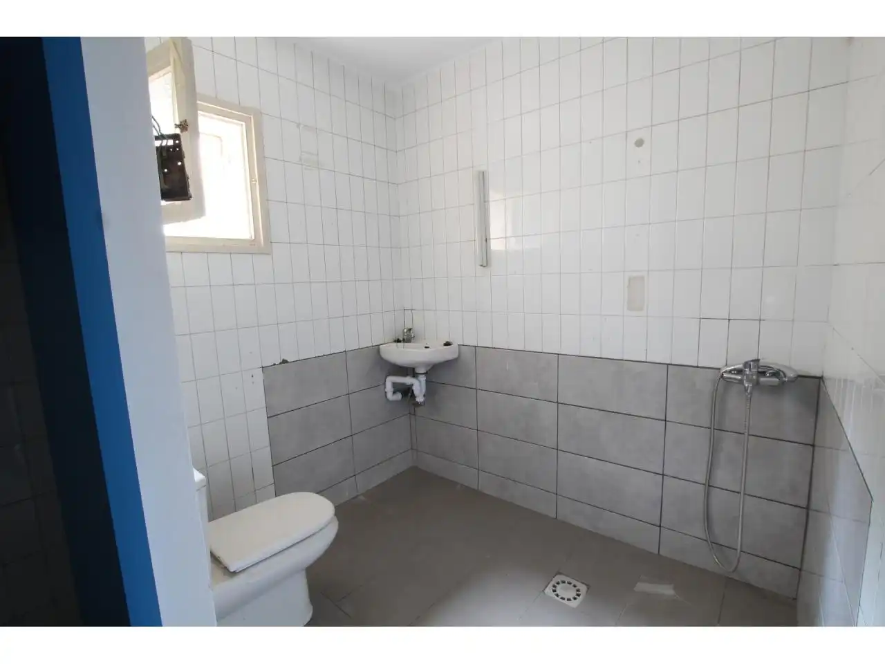 Bany de Local en venda en Girona