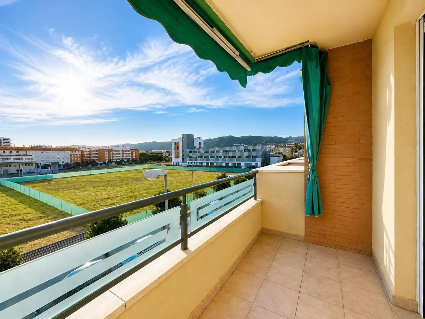 Außenansicht von Wohnung zum Verkauf in Córdoba mit Heizung, Privatgarten und Terrasse