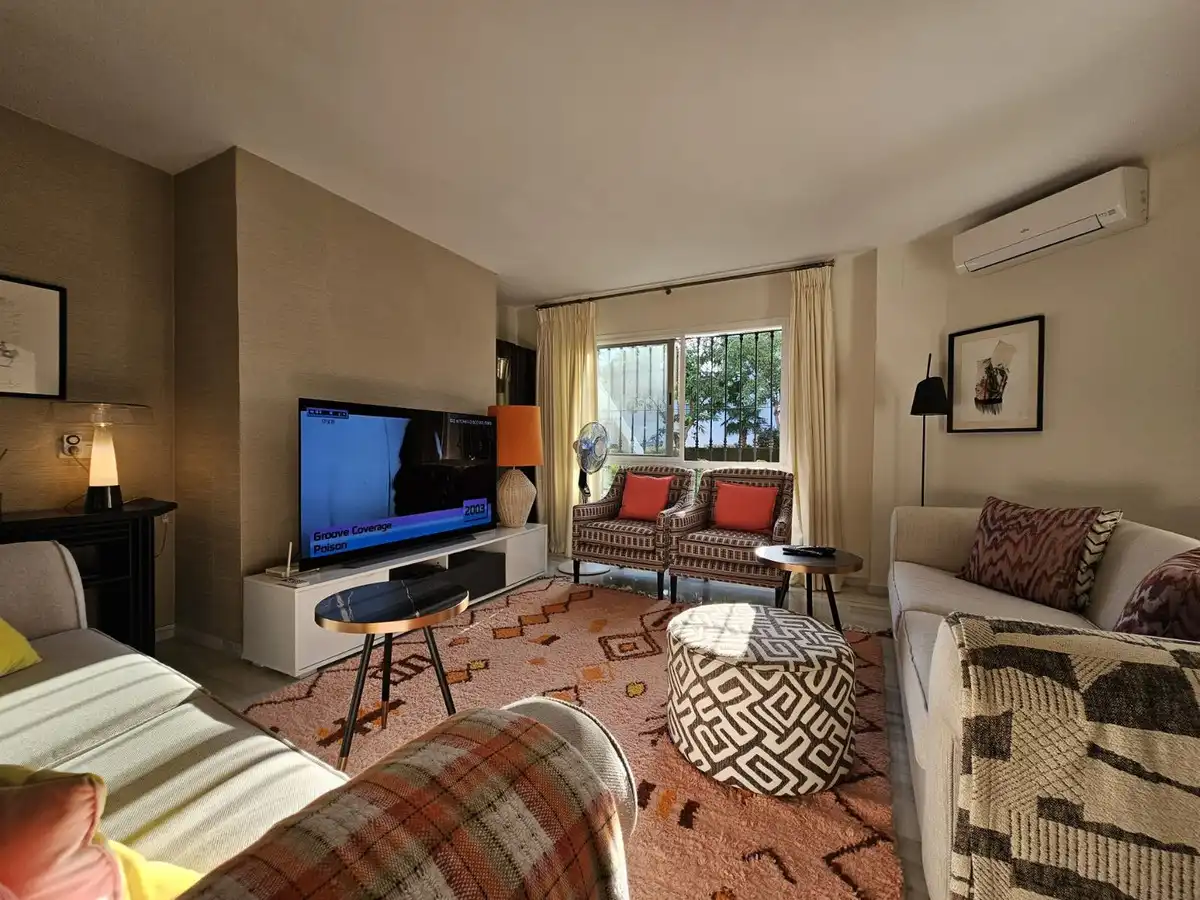 Sala d'estar de Casa o xalet en venda en Marbella amb Aire condicionat, Moblat i Internet