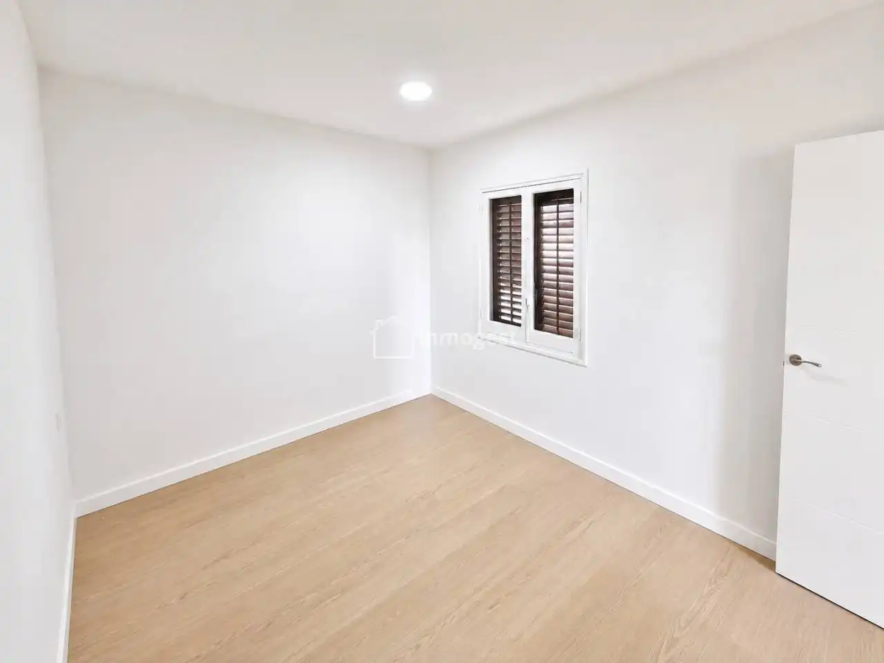 Bedroom of Flat for sale in Flaçà  with Parquet flooring and Storage room