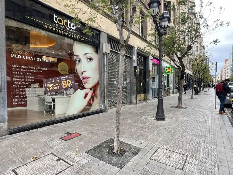 Local comercial de lloguer a Alda. Urquijo, imagen 3