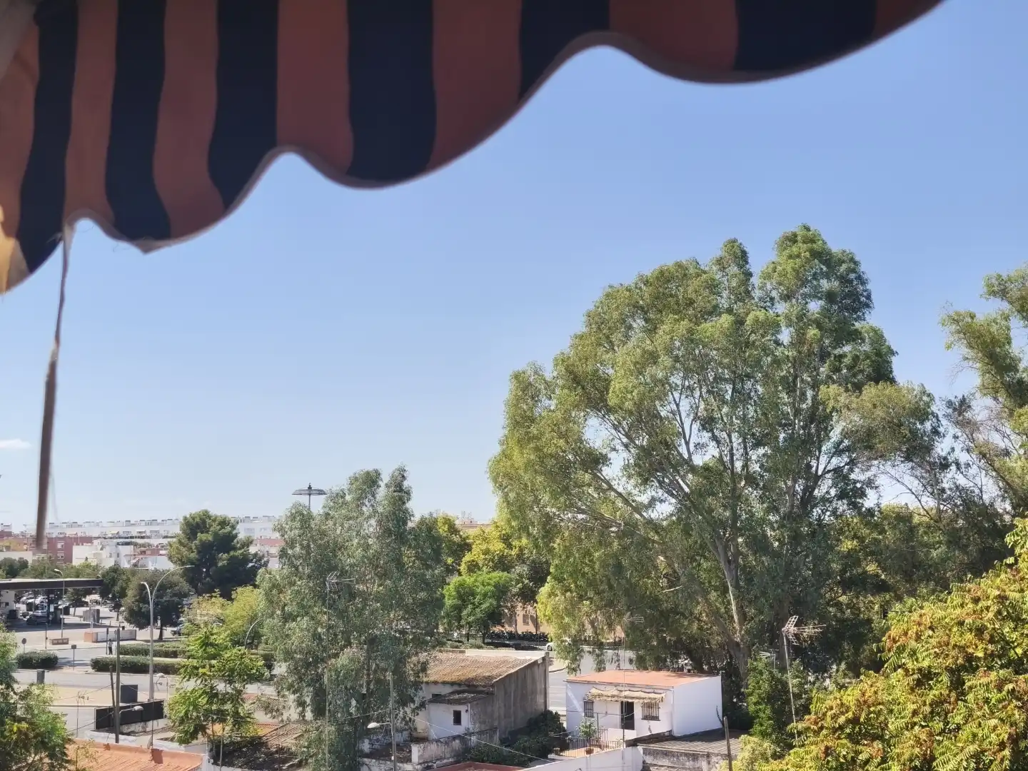 Vista exterior de Pis en venda en  Sevilla Capital amb Aire condicionat i Balcó