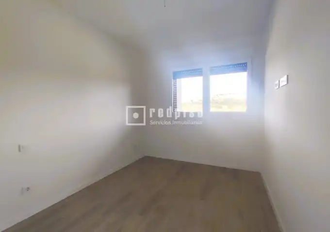 Bedroom of Flat for rent in Guadalajara  with Air Conditioner, Heating and Parquet flooring