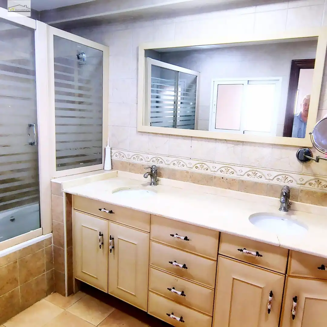 Bathroom of Houses for sale in Málaga  with Heating, Terrace and Storage room