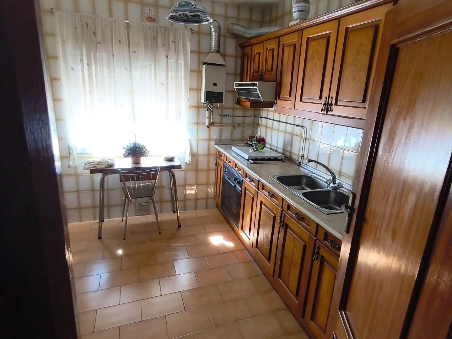 Cuina de Casa o xalet en venda en Alcuéscar amb Terrassa i Balcó