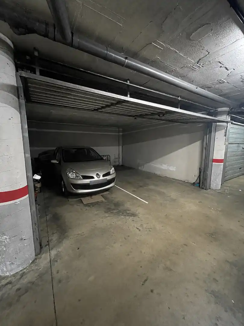 Aparcament de Dúplex en venda en Girona amb Calefacció i Terrassa