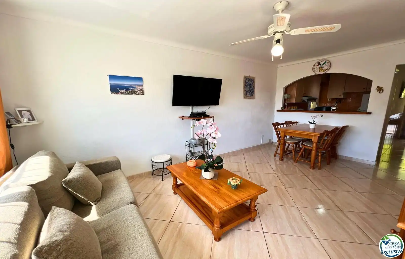 Sala d'estar de Apartament en venda en Roses amb Terrassa, Traster i Moblat