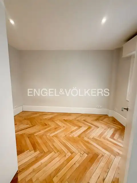 Habitación de Piso de alquiler en Madrid con Aire acondicionado, Calefacción y Parquet