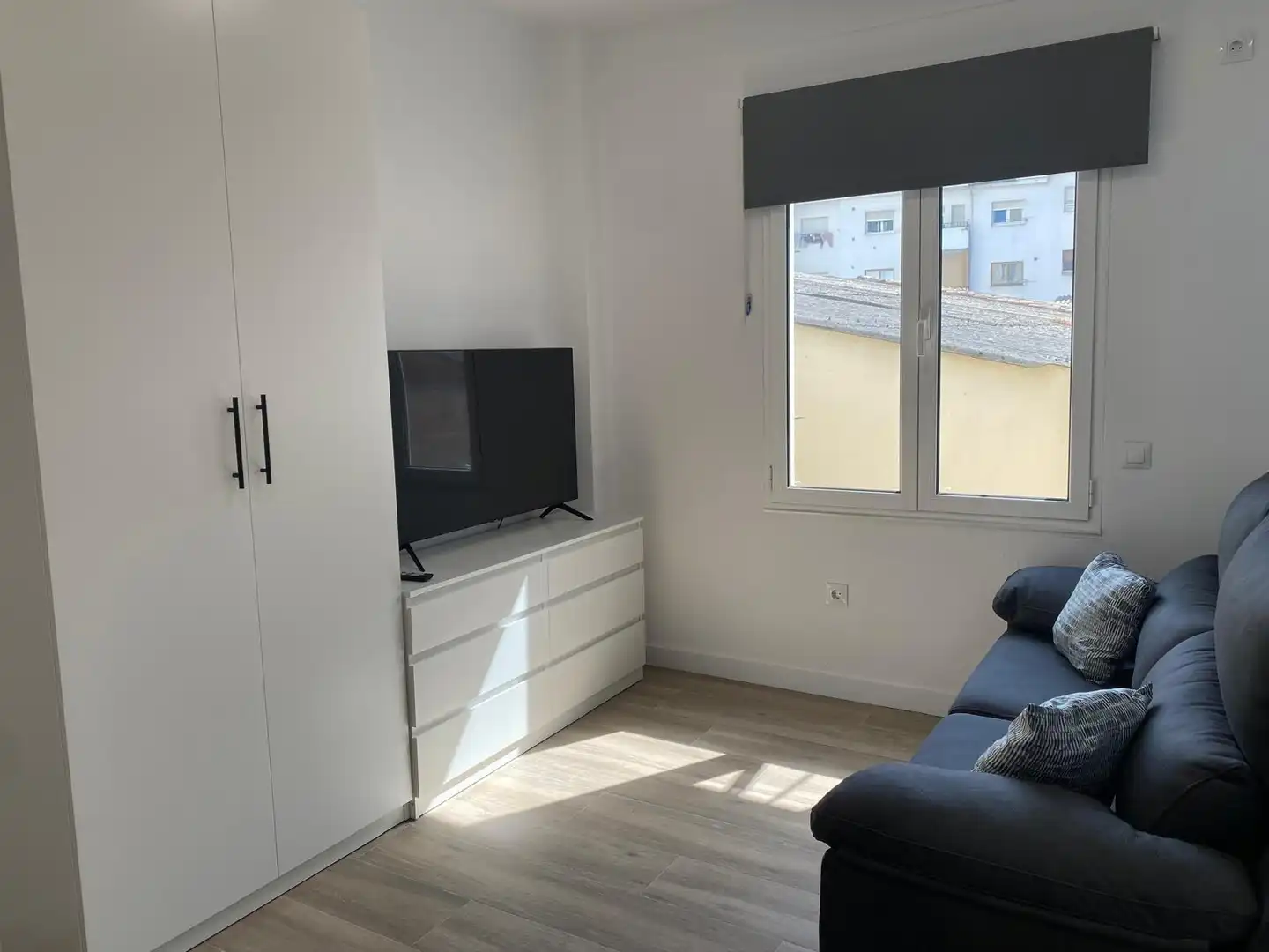 Sala d'estar de Pis en venda en Oviedo  amb Moblat
