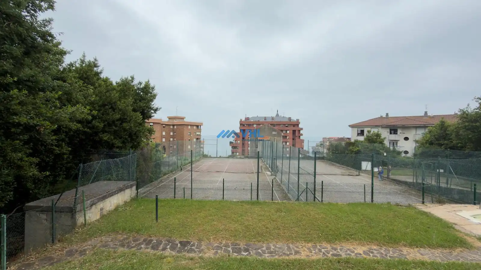 Parking de Piso de alquiler en Castro-Urdiales con Calefacción, Terraza y Amueblado