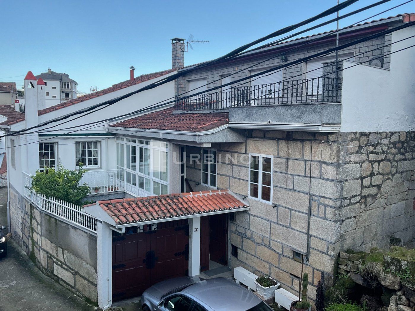 Vista exterior de Casa o xalet en venda en Cenlle amb Calefacció, Terrassa i Balcó