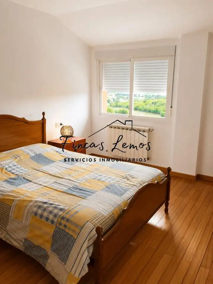 Bedroom of Flat for sale in Vimianzo  with Heating, Parquet flooring and Furnished