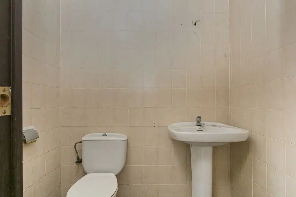 Baño de Local en venta en Avinyonet del Penedès