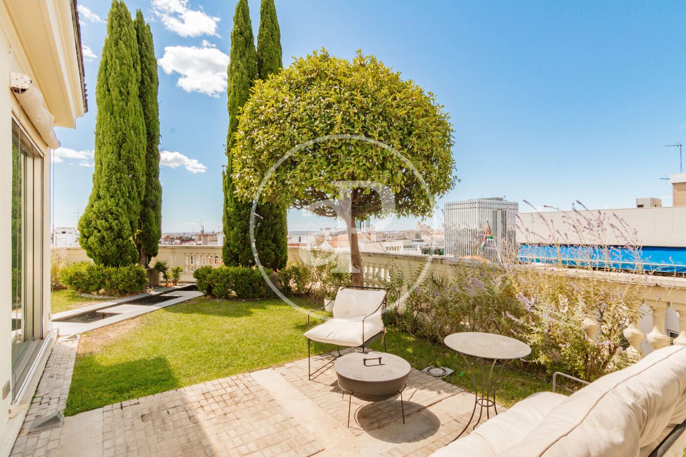 Terrassa de Àtic en venda en  Madrid Capital amb Aire condicionat, Calefacció i Jardí privat