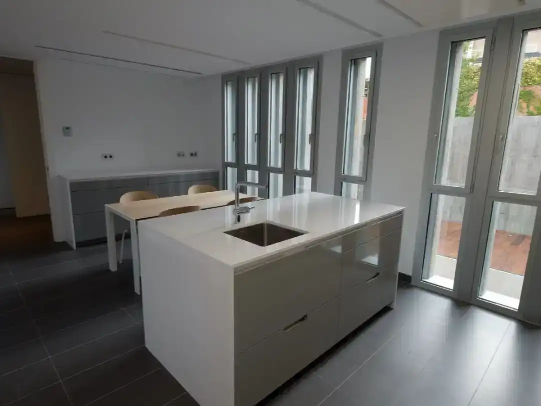Cuina de Casa o xalet en venda en  Madrid Capital amb Balcó