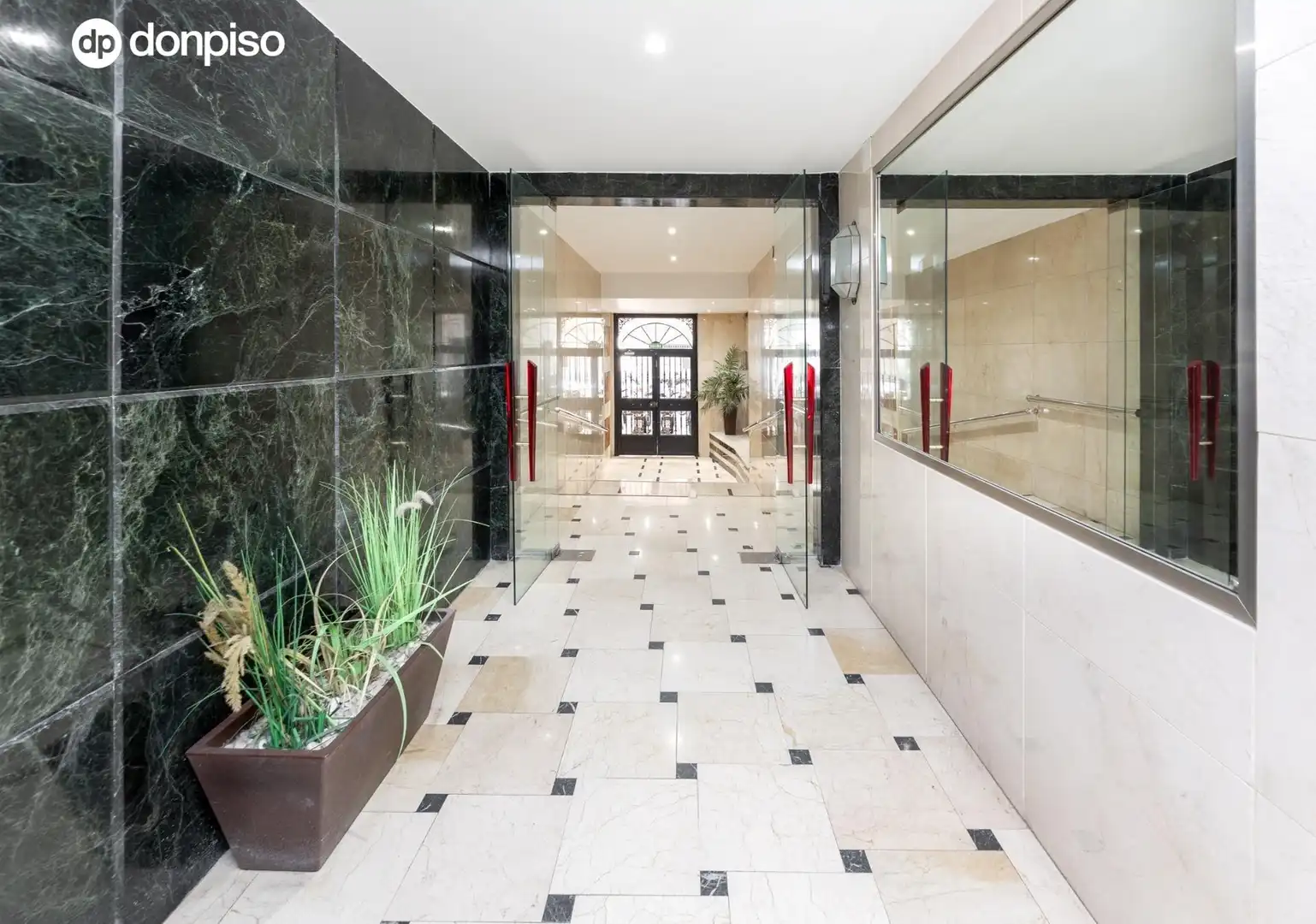 Piso de alquiler en Granada con Terraza
