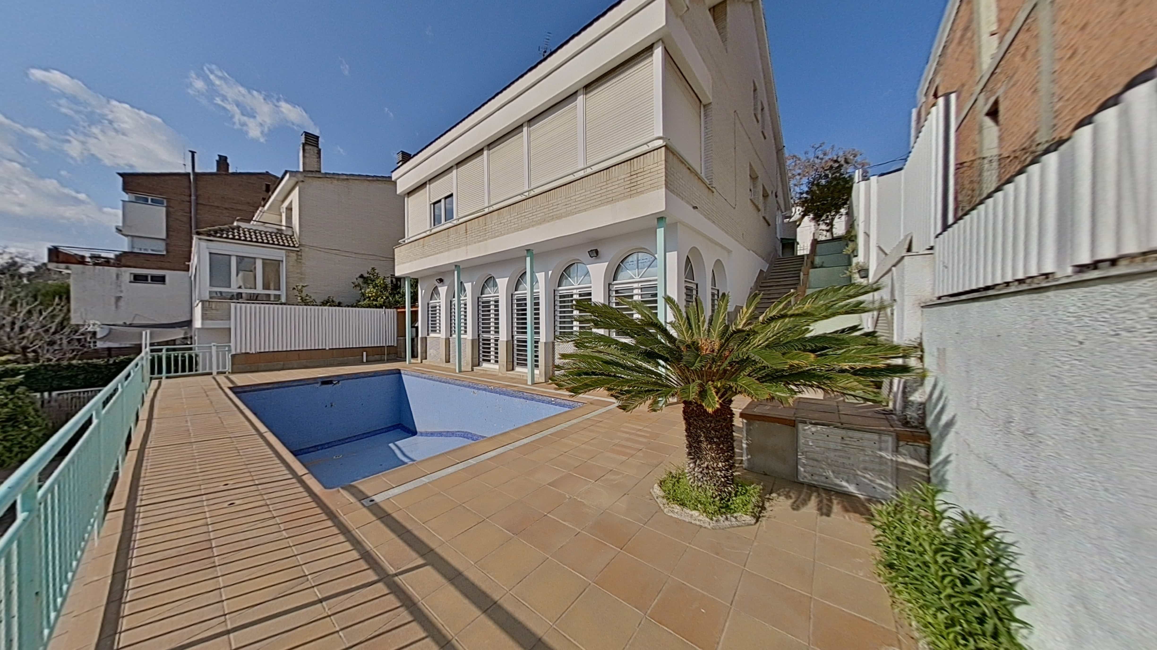 Piscina de Casa adosada en venda en Sant Quirze del Vallès amb Calefacció, Jardí privat i Terrassa