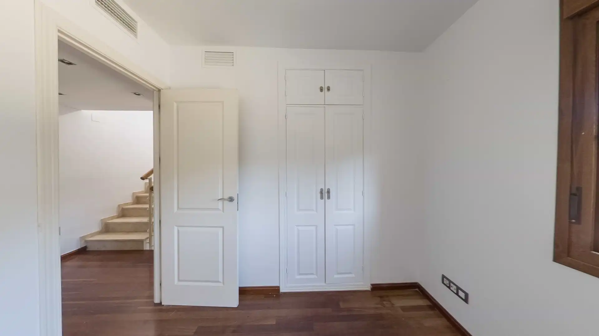 Bedroom of Detached homes for sale in Málaga  with Private garden, Terrace and Storage room