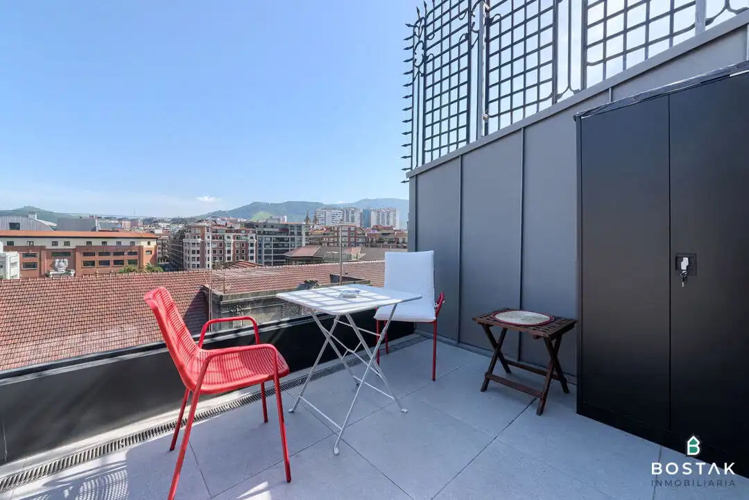 Terraza de Ático de alquiler en Bilbao  con Calefacción, Terraza y Balcón