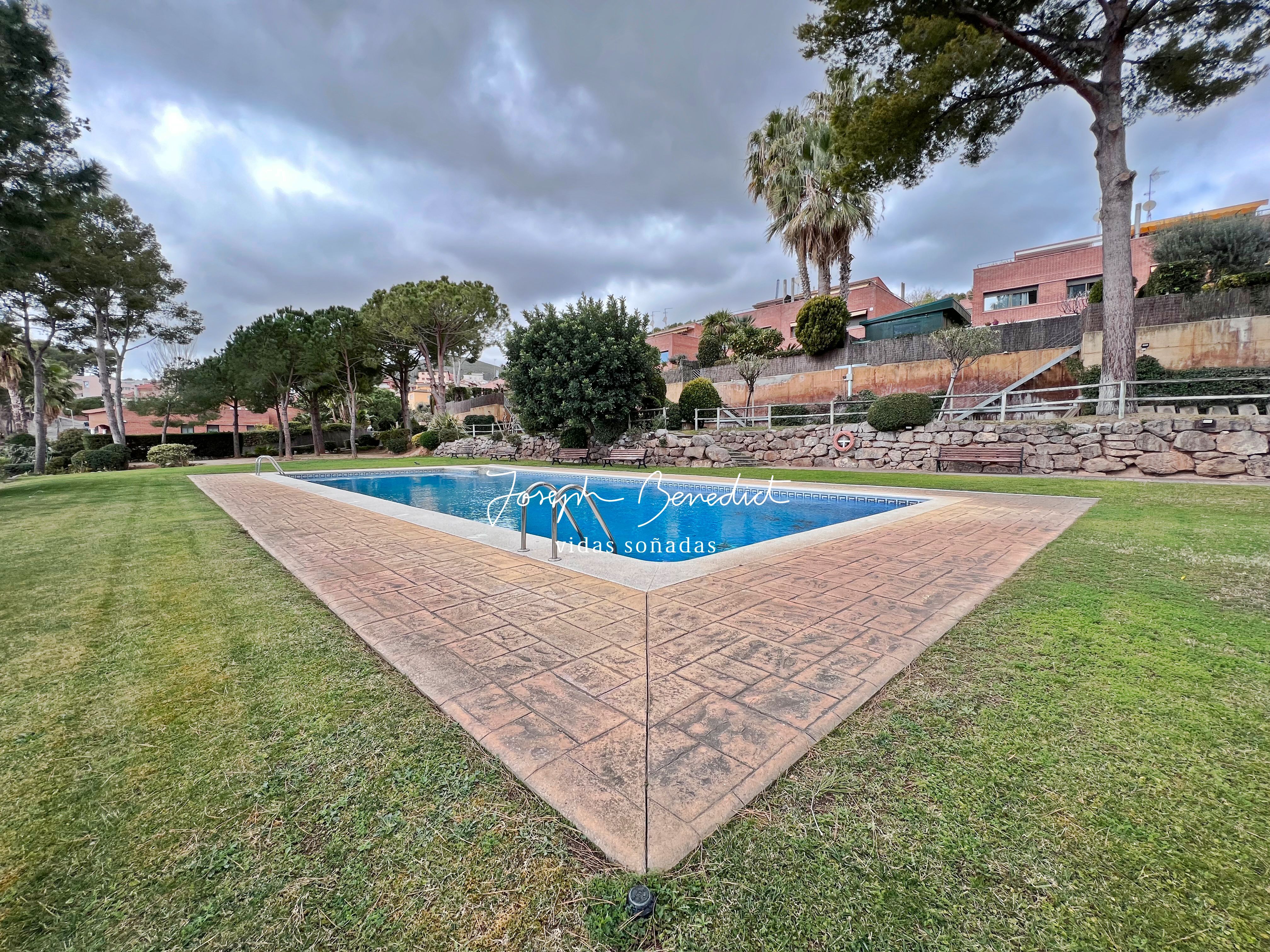 Swimming pool of House or chalet for sale in Castelldefels  with Air Conditioner, Heating and Private garden