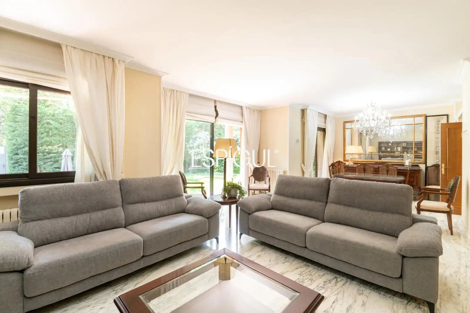 Living room of Houses for sale in Sant Cugat del Vallès  with Air Conditioner, Heating and Storage room