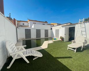 Swimming pool of Single-family semi-detached for sale in Villanueva del Ariscal  with Air Conditioner, Private garden and Storage room