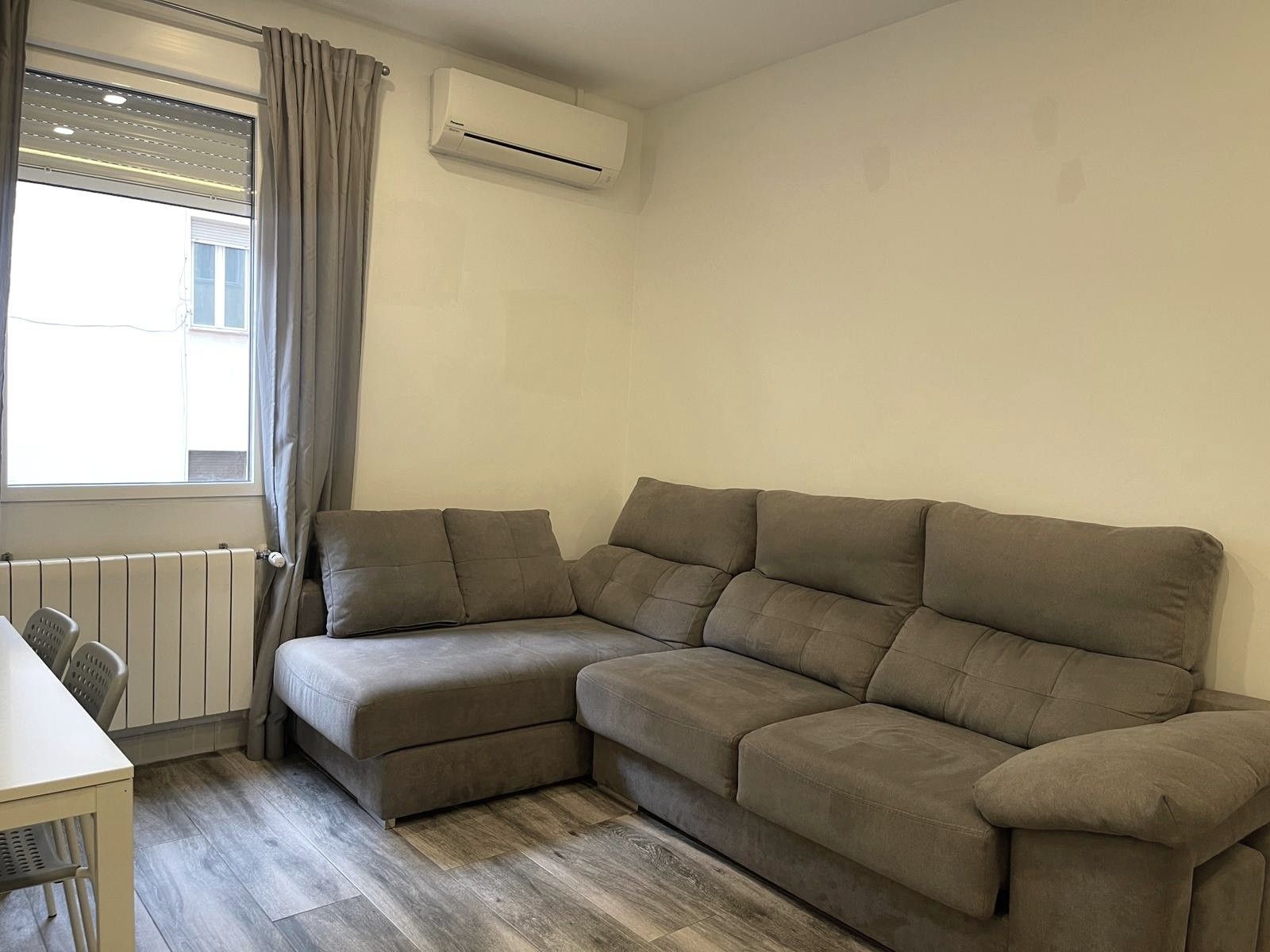 Sala de estar de Piso en venta en  Madrid Capital con Aire acondicionado y Calefacción