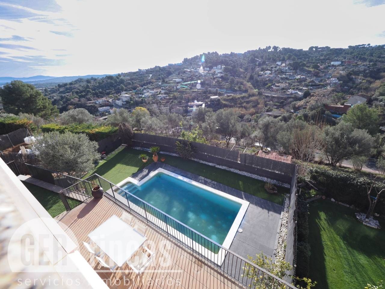 Piscina de Casa o xalet en venda en Terrassa amb Aire condicionat, Calefacció i Jardí privat