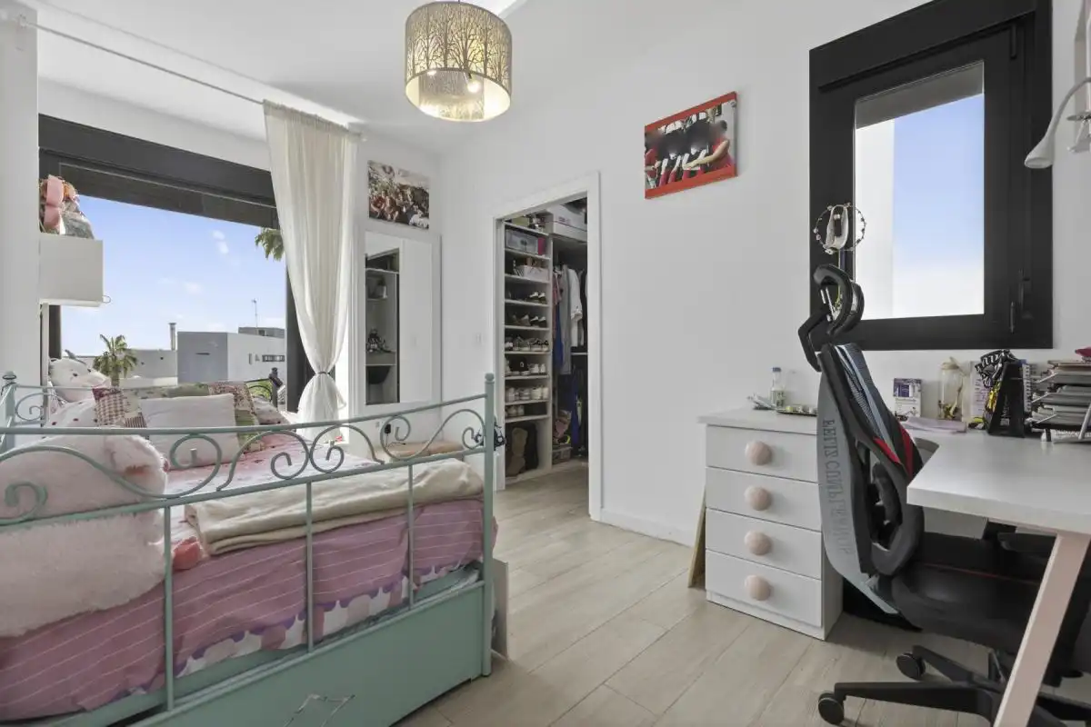 Habitación de Casa o chalet en venta en Bormujos con Aire acondicionado, Calefacción y Jardín privado