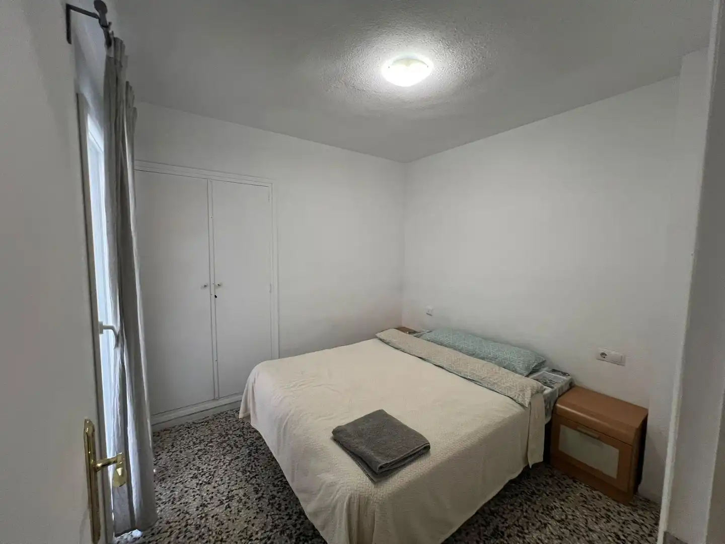 Dormitori de Pis de lloguer en Alicante / Alacant amb Aire condicionat, Terrassa i Moblat