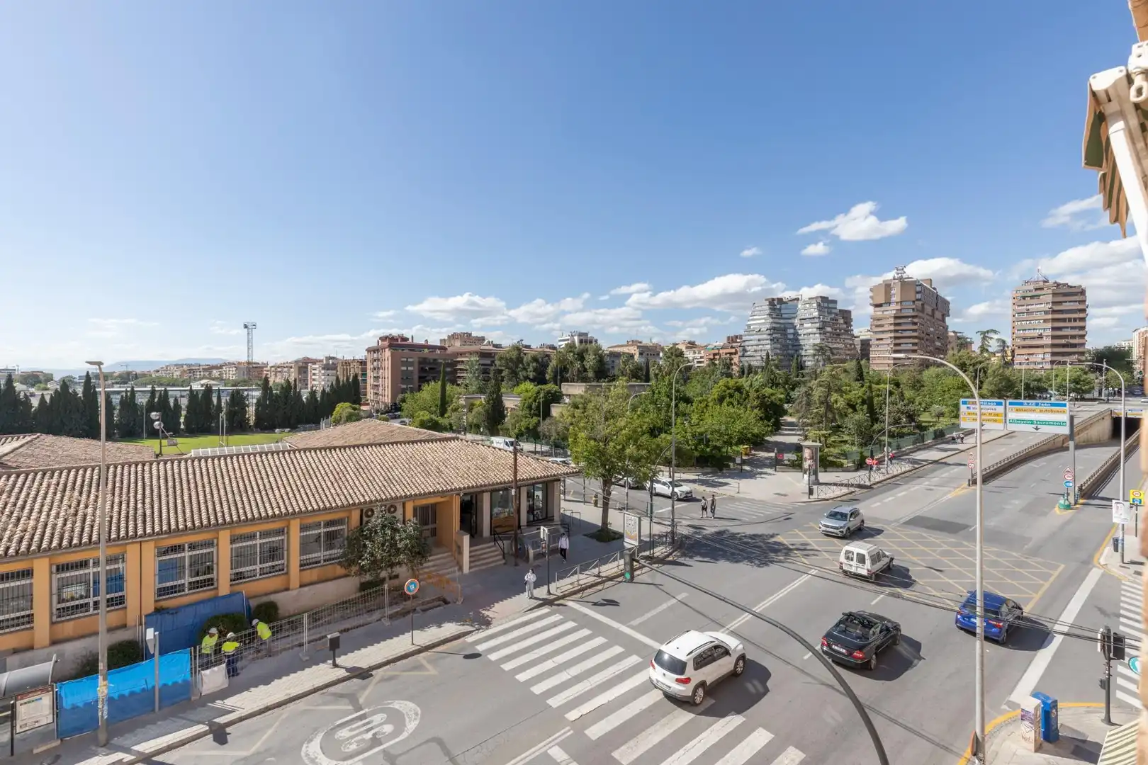 Vista exterior de Pis en venda en Granada amb Aire condicionat i Calefacció