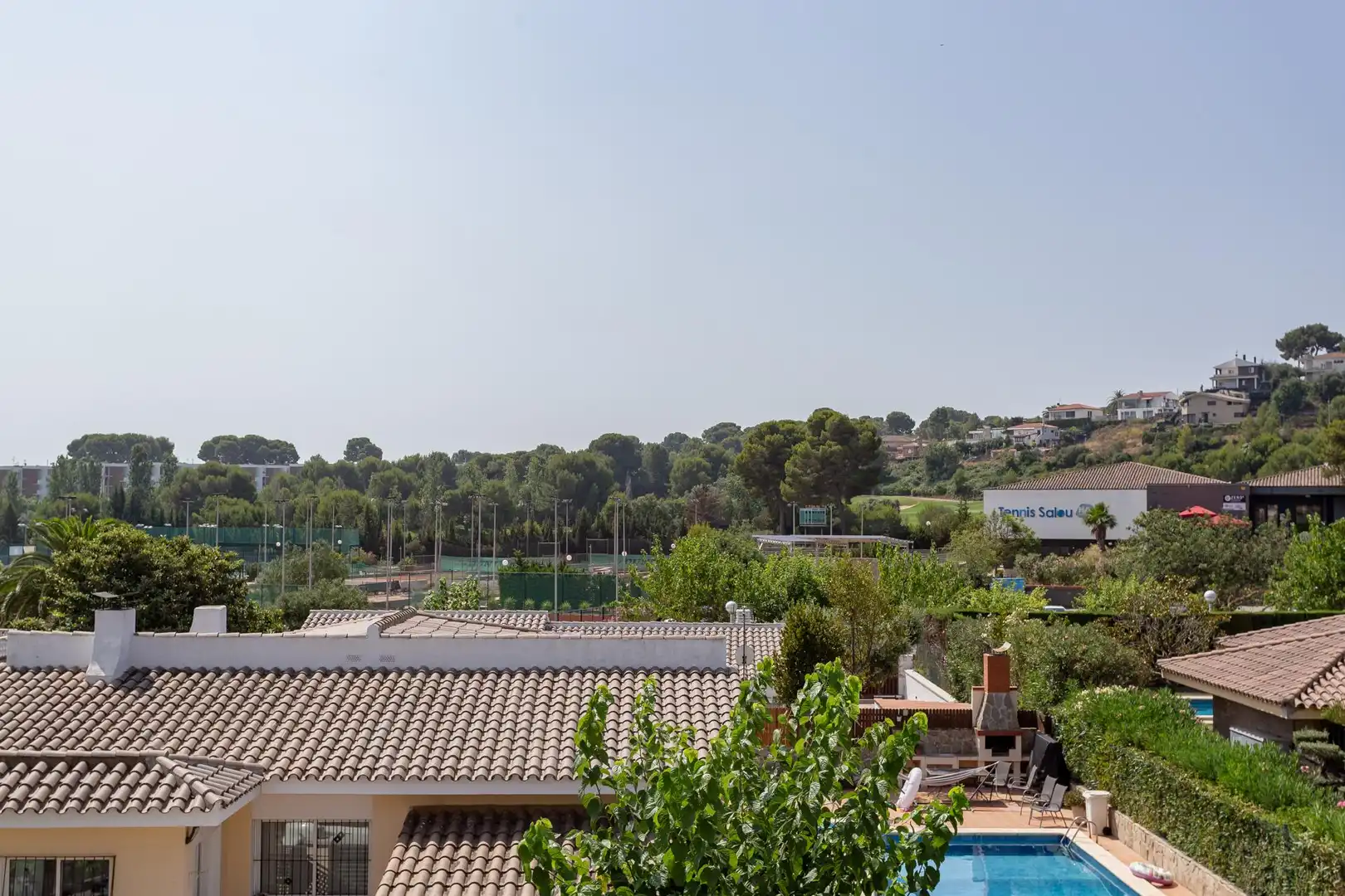 Vista exterior de Casa adosada en venda en Salou amb Aire condicionat, Calefacció i Jardí privat