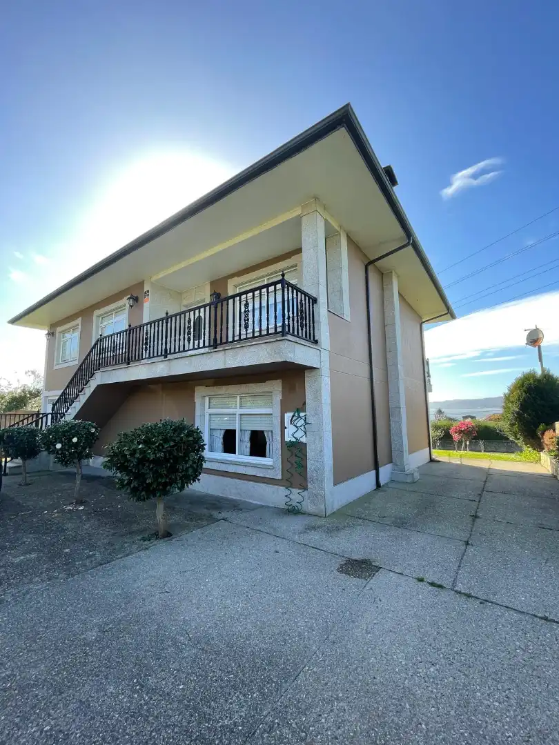 Chalet con terraza en venta en Fene, imagen 3