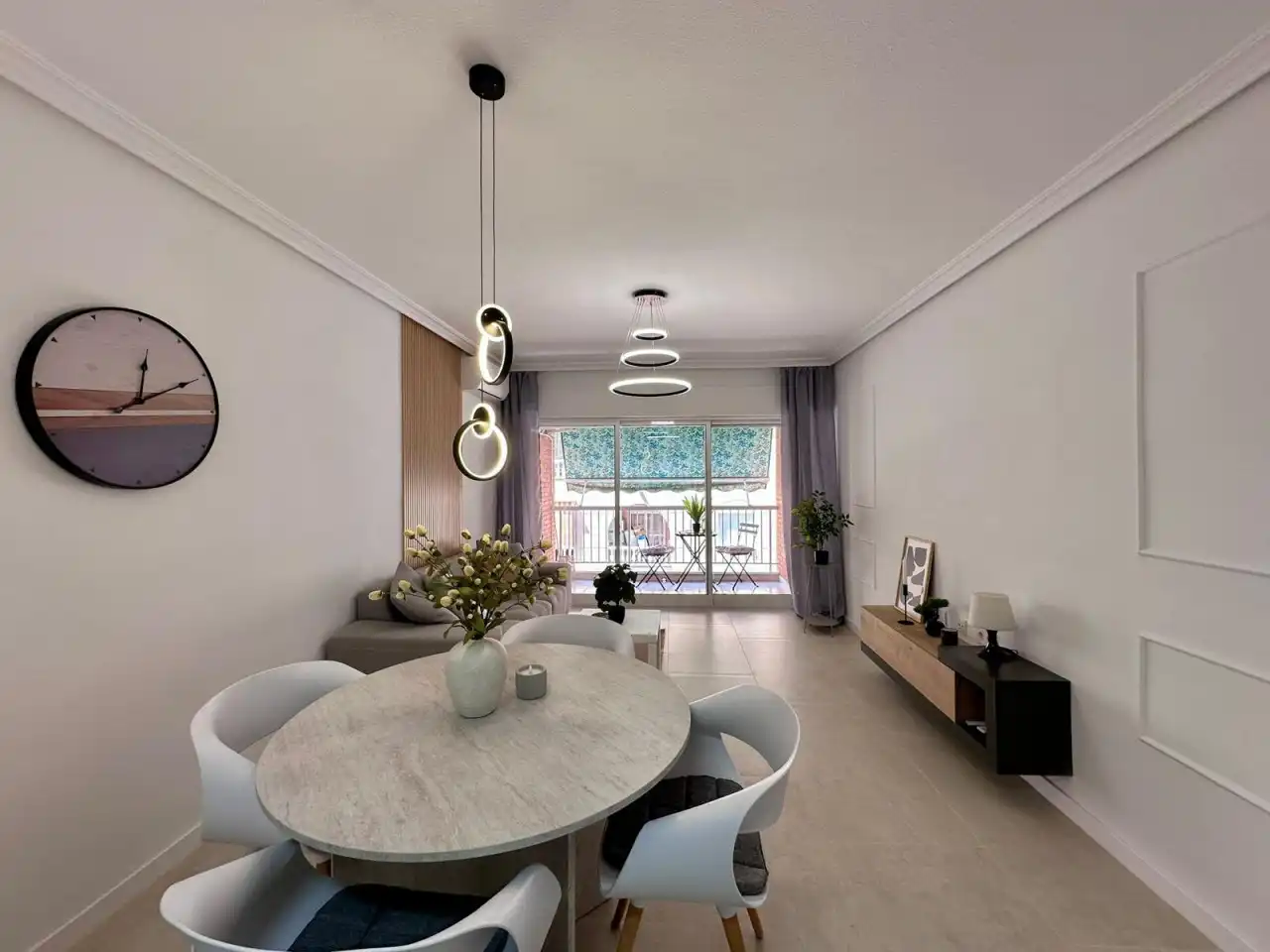 Sala de estar de Piso en venta en Torrevieja con Aire acondicionado, Calefacción y Terraza