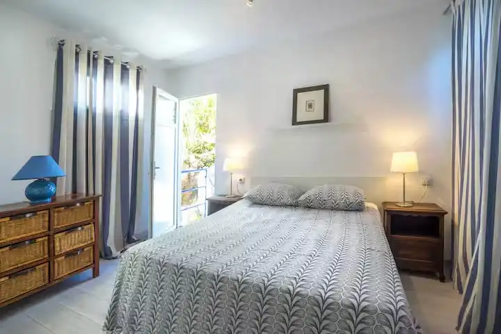Dormitori de Casa adosada en venda en Roses amb Jardí privat, Terrassa i Piscina